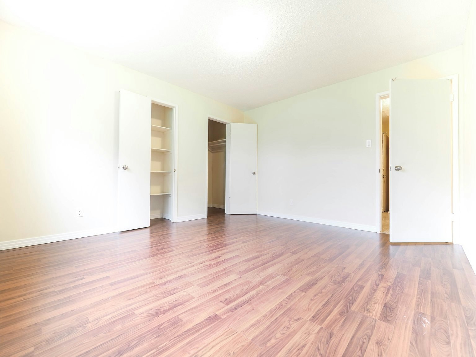 10712 University Avenue, Edmonton, AB, T6E 4P9 - 7