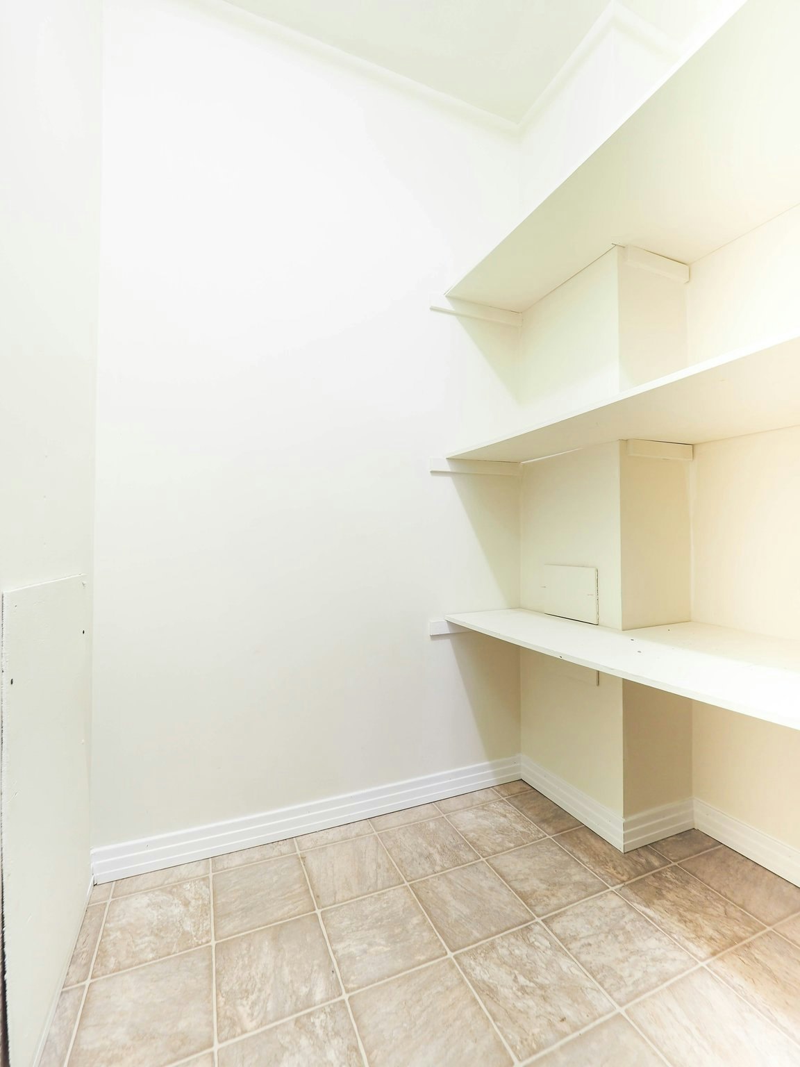 10712 University Avenue, Edmonton, AB, T6E 4P9 - 6