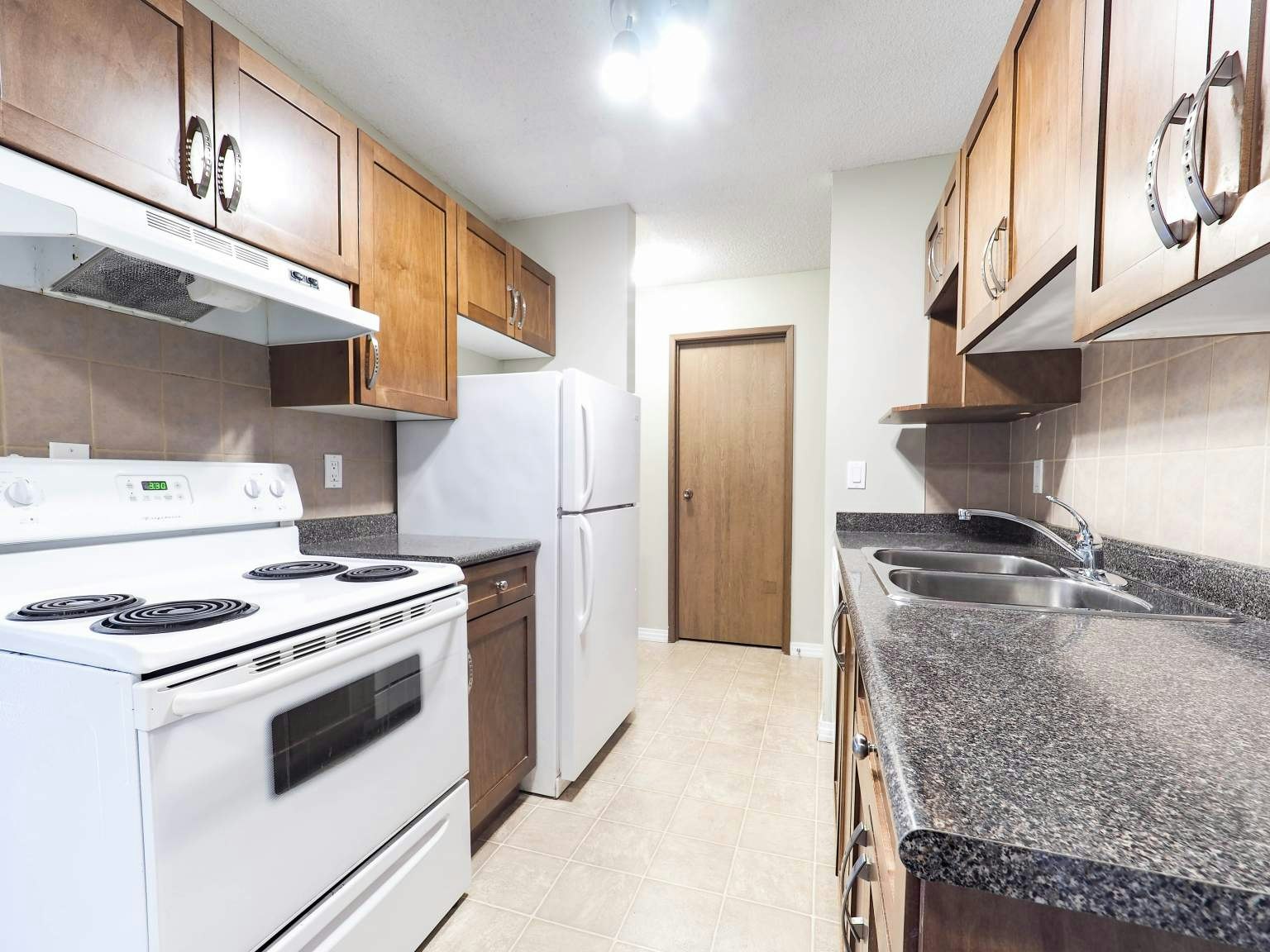 11012 82 Avenue, Edmonton, AB, T6G 2P6 - 4