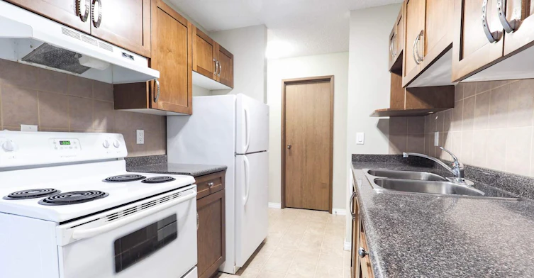 11012 82 Avenue, Edmonton, AB, T6G 2P6 - 4