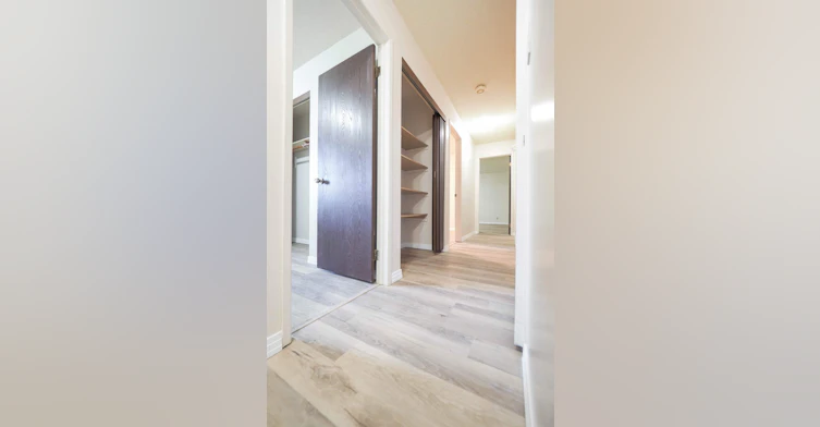 2511 109 Street, Edmonton, AB, T6J 5C8 - 7