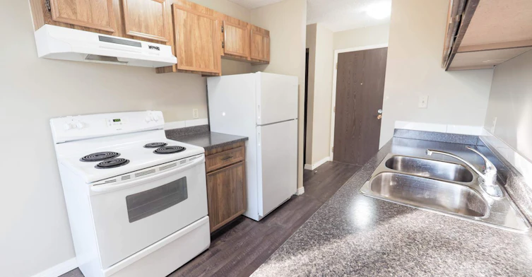 2511 109 Street, Edmonton, AB, T6J 5C8 - 5