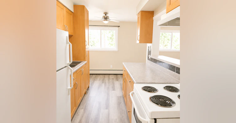 9035 99 Street, Edmonton, AB, T6E 3V6 - 5