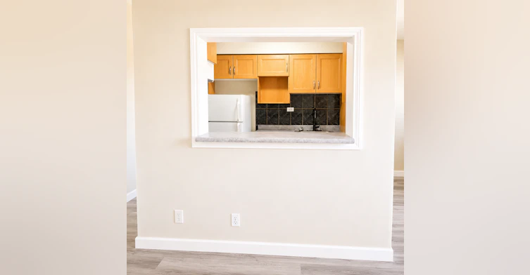 9035 99 Street, Edmonton, AB, T6E 3V6 - 3