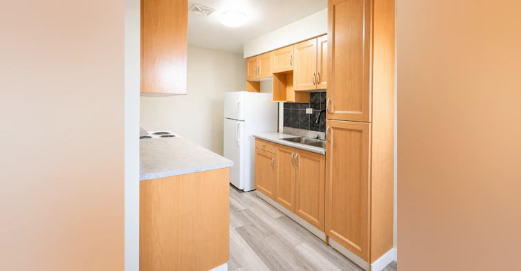 9035 99 Street, Edmonton, AB, T6E 3V6 - 4