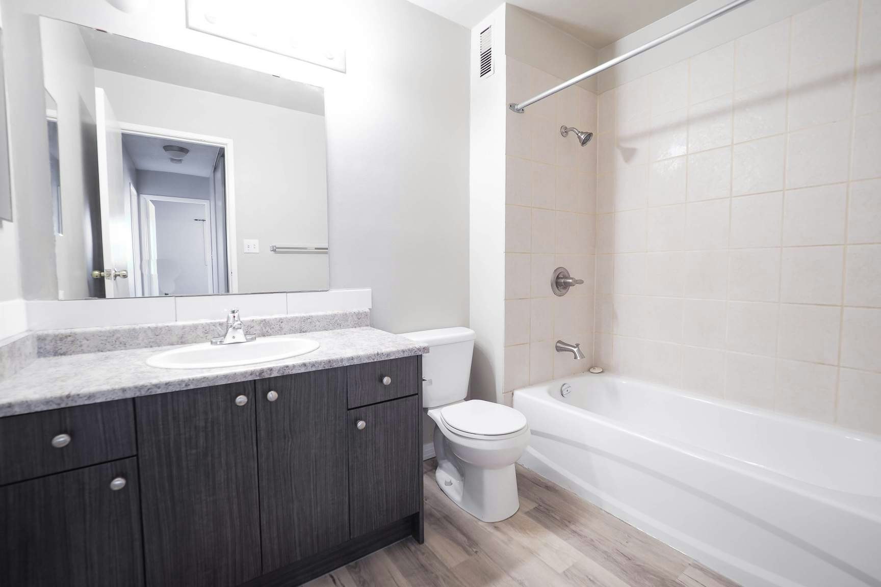 132 Knottwood Road North, Edmonton, AB, T6K 2P3 - 7