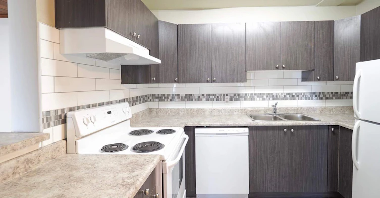 132 Knottwood Road North, Edmonton, AB, T6K 2P3 - 4