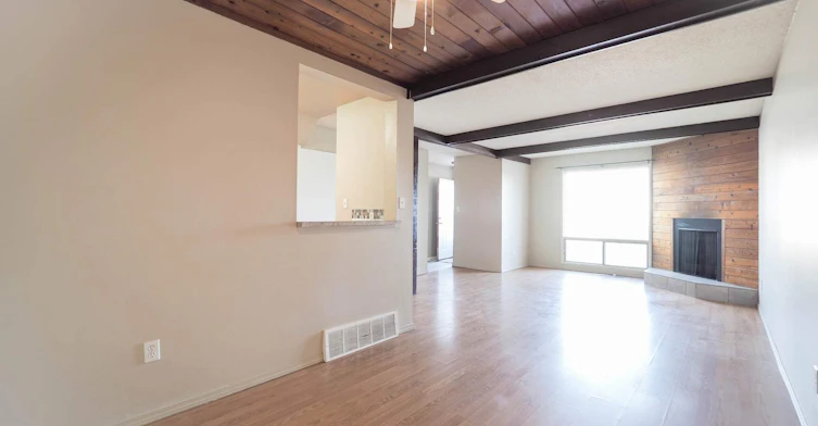 132 Knottwood Road North, Edmonton, AB, T6K 2P3 - 2
