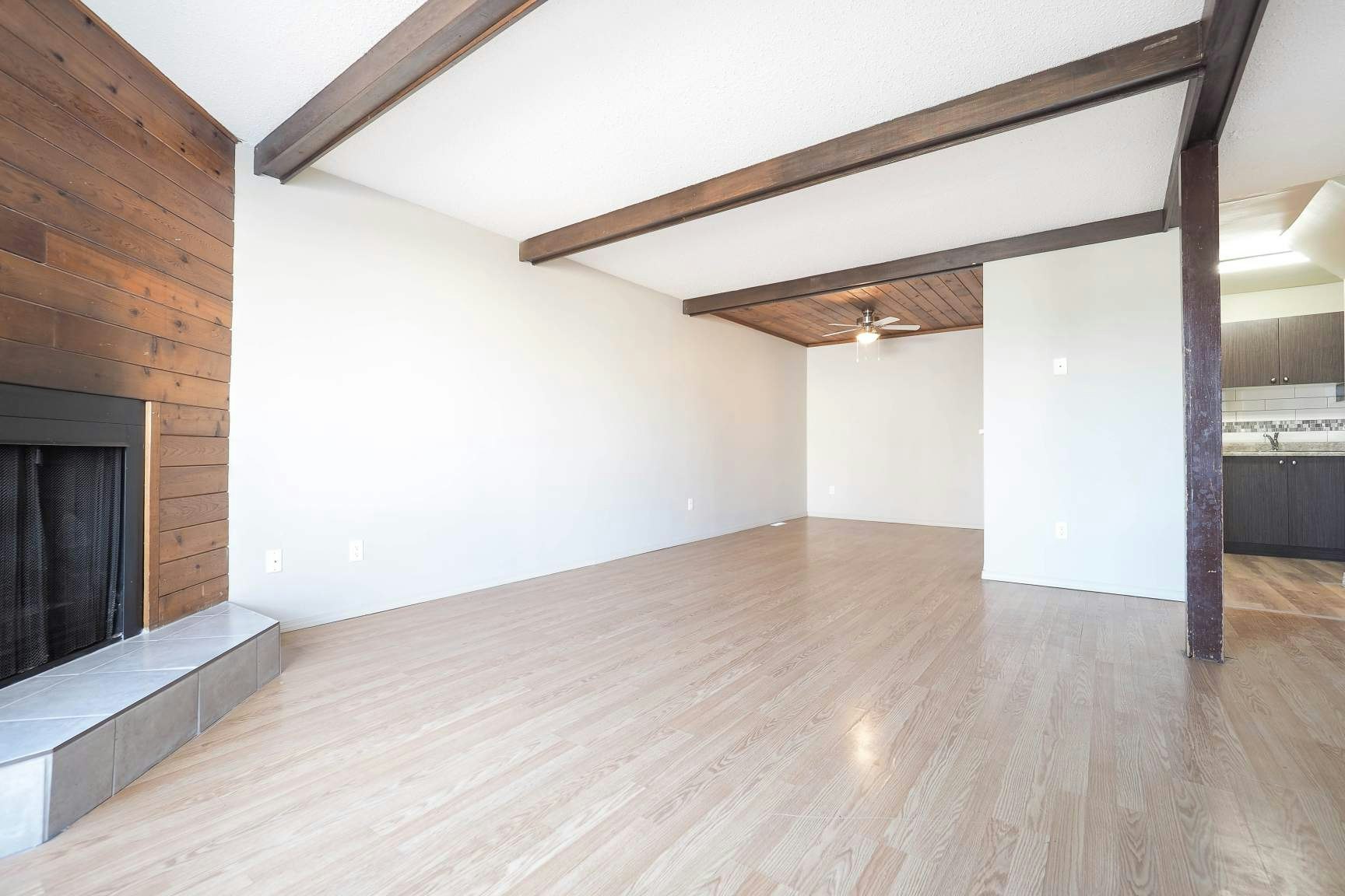 132 Knottwood Road North, Edmonton, AB, T6K 2P3 - 3