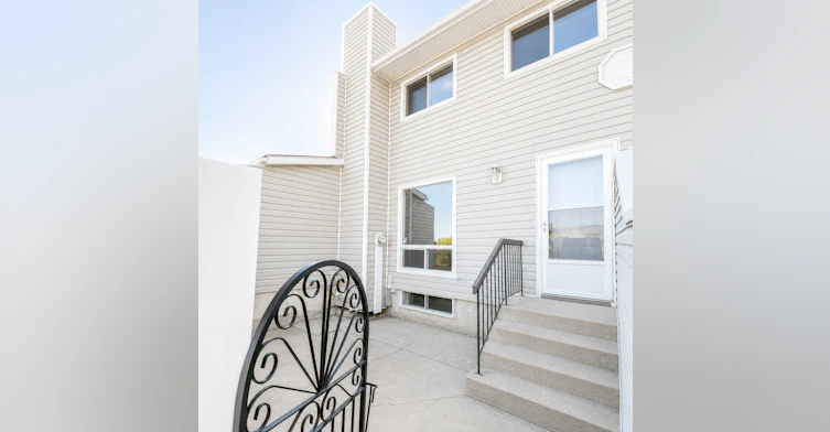 132 Knottwood Road North, Edmonton, AB, T6K 2P3 - 9