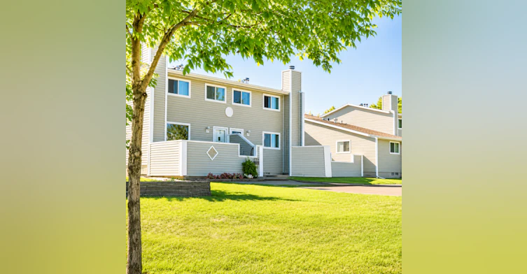 132 Knottwood Road North, Edmonton, AB, T6K 2P3