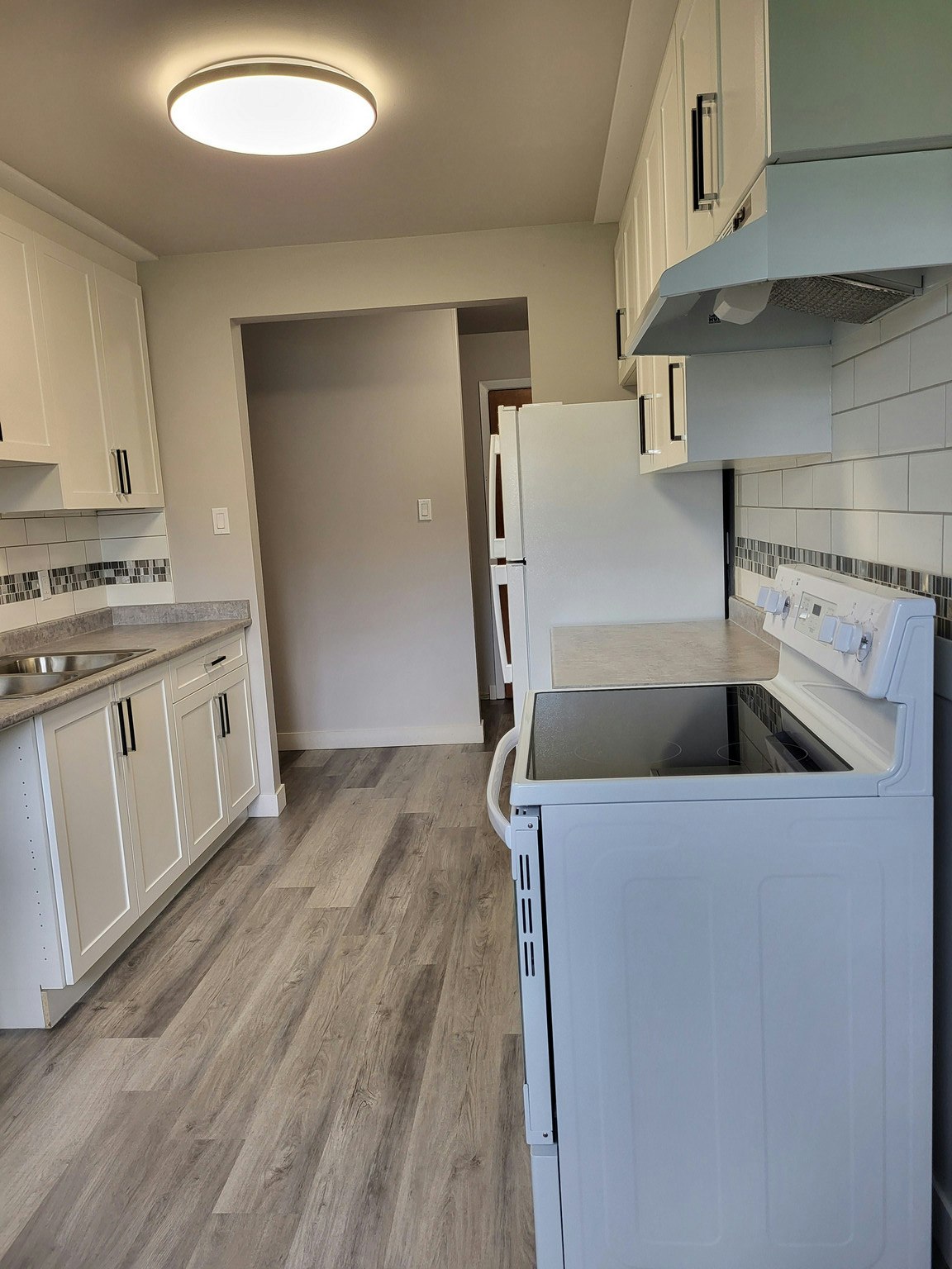 6707 92 Avenue, Edmonton, AB, T6B 0S3 - 2