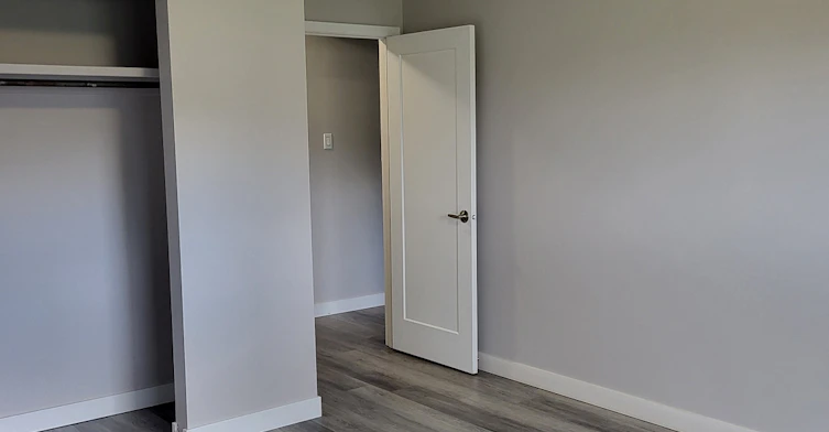 6707 92 Avenue, Edmonton, AB, T6B 0S3 - 9