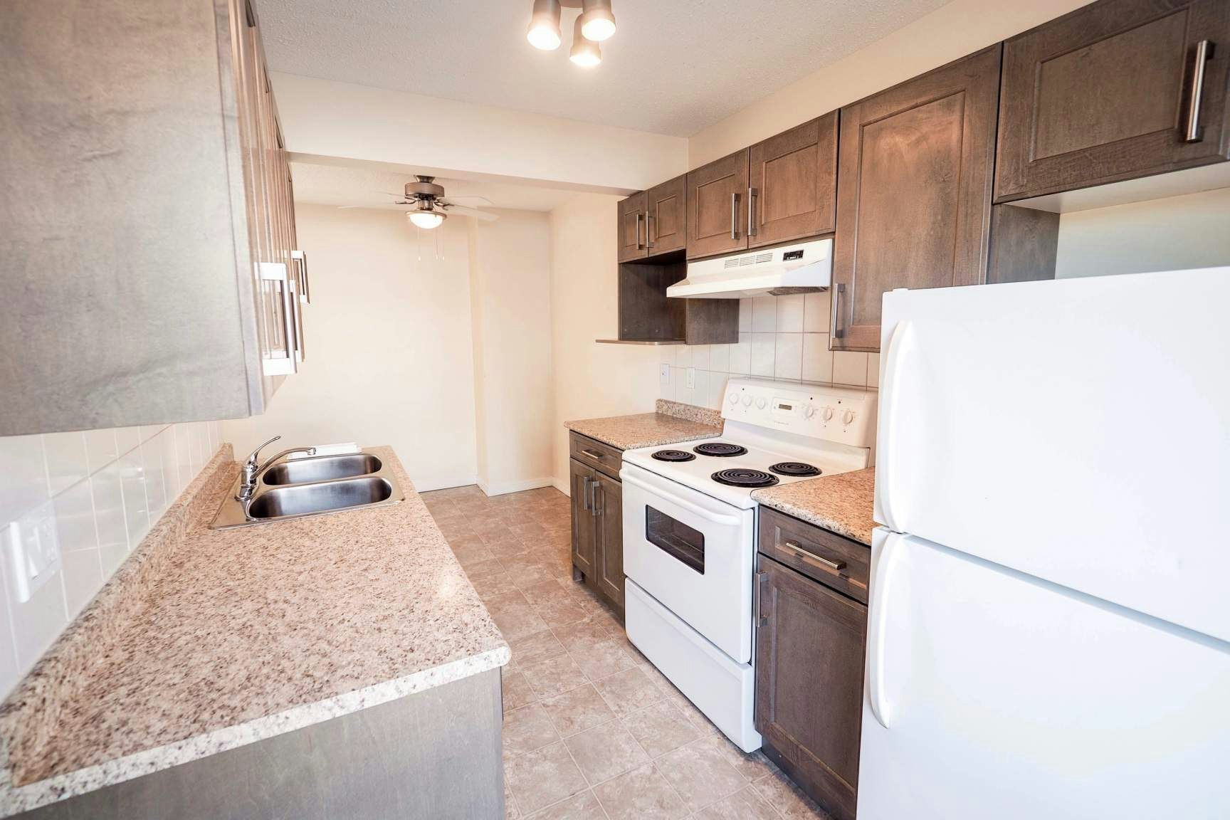 25-1010 41 Street, Edmonton, AB, T6L 3N6 - 3