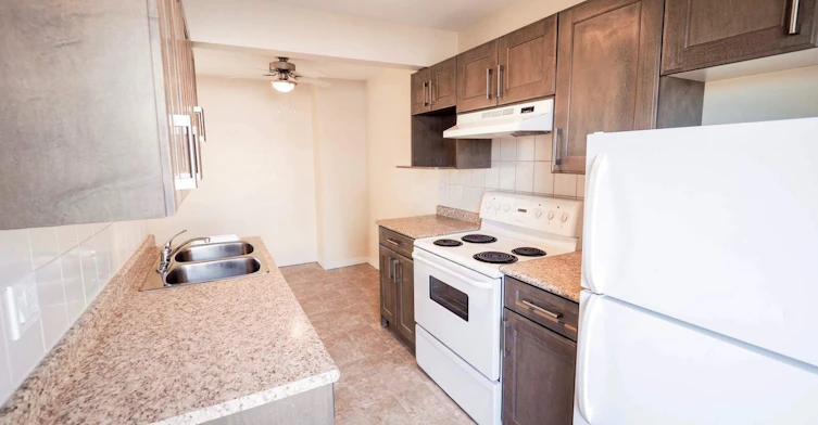 25-1010 41 Street, Edmonton, AB, T6L 3N6 - 3