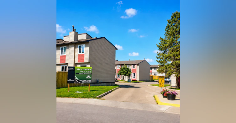 25-1010 41 Street, Edmonton, AB, T6L 3N6