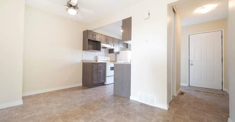 25-1010 41 Street, Edmonton, AB, T6L 3N6 - 4