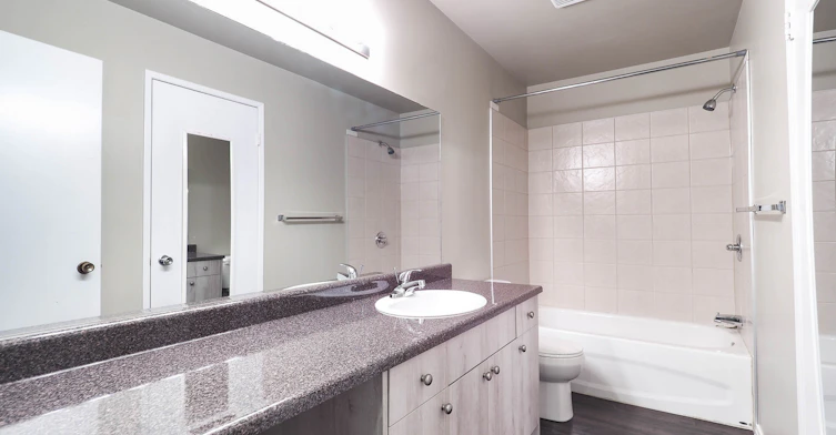 2207 118 Street, Edmonton, AB, T6J 6L8 - 7