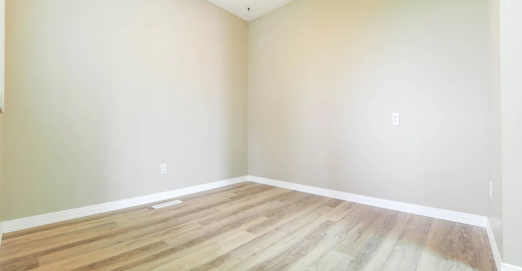 10103 164 Avenue, Edmonton, AB, T5X 3R3 - 5