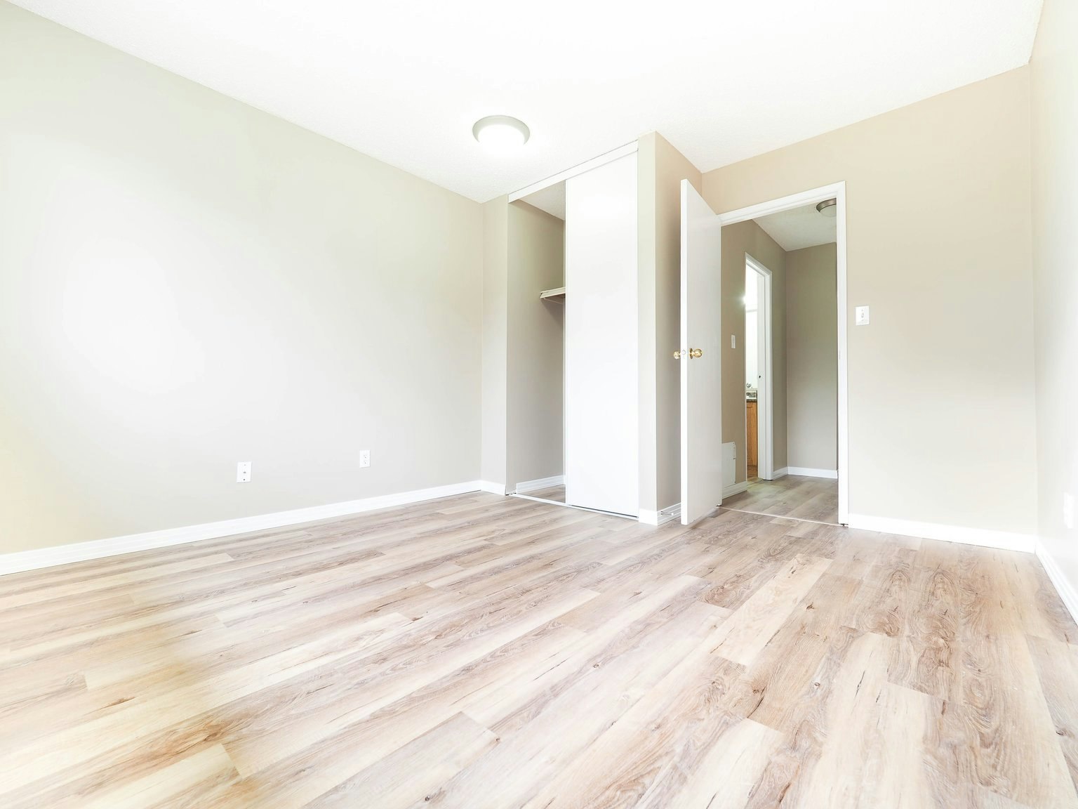 10103 164 Avenue, Edmonton, AB, T5X 3R3 - 6