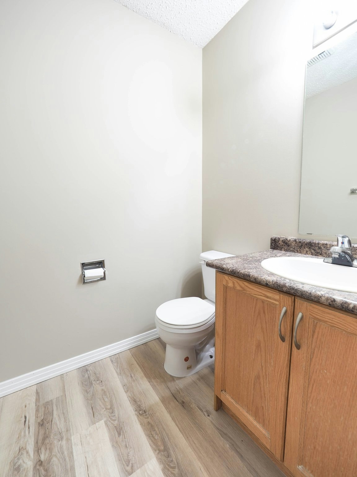 10103 164 Avenue, Edmonton, AB, T5X 3R3 - 10