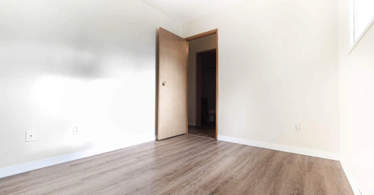 1204 54 Street, Edmonton, AB, T6L 5L3 - 9