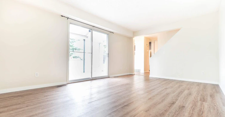 1204 54 Street, Edmonton, AB, T6L 5L3 - 4
