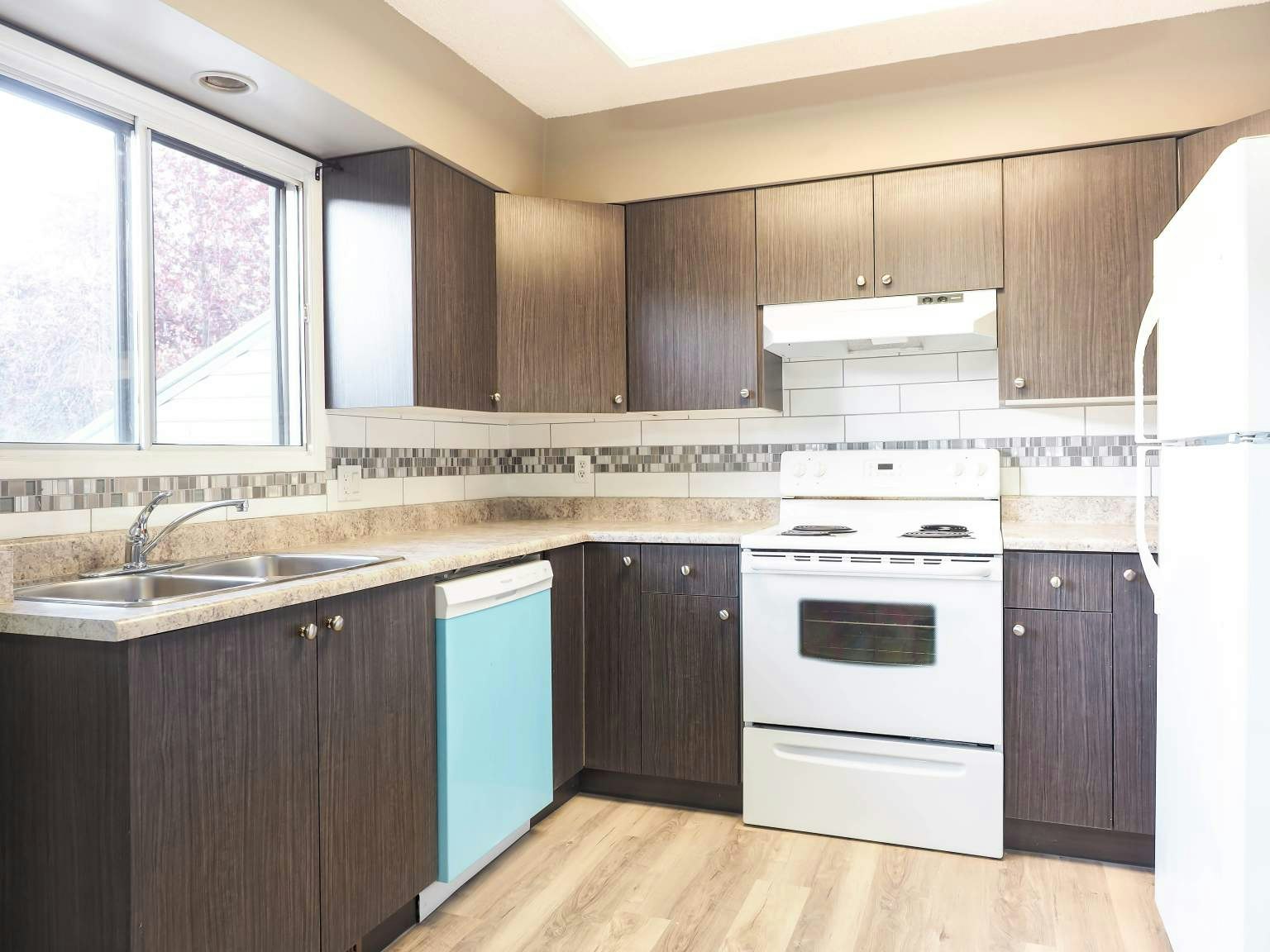 16874 109 Street, Edmonton, AB, T5X 2J1 - 2
