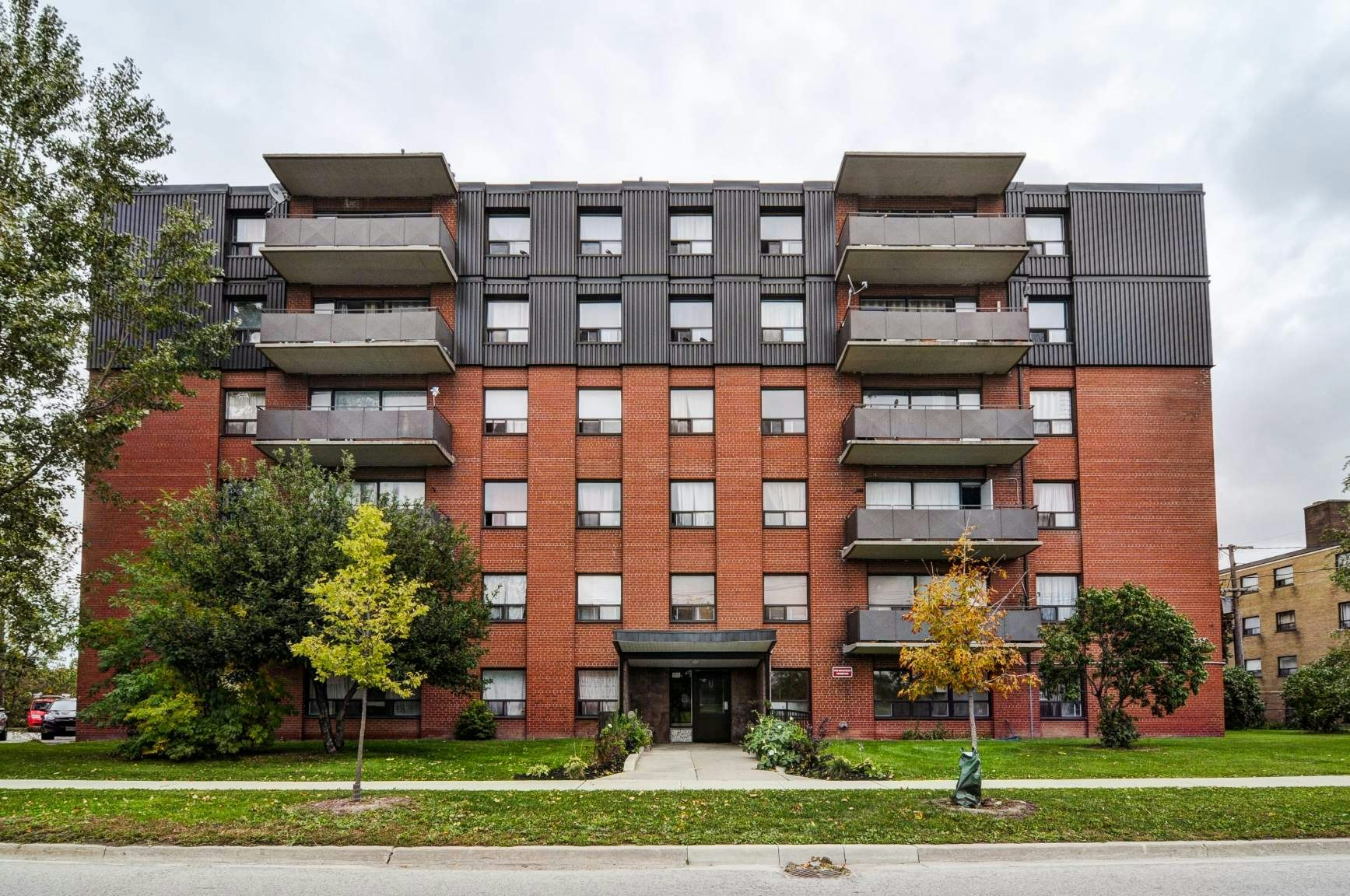 204-1555 Birchmount Road, Toronto, ON, M4L 2C3