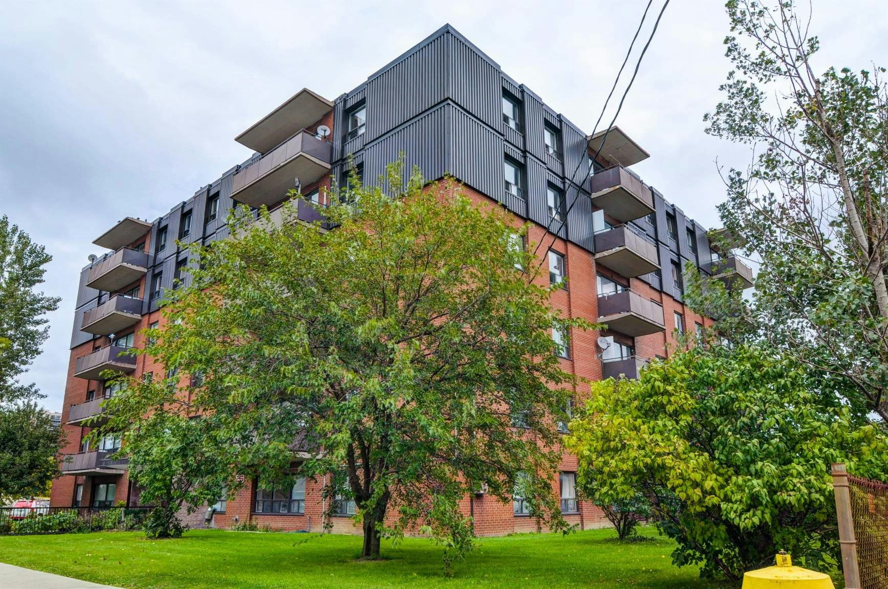 204-1555 Birchmount Road, Toronto, ON, M4L 2C3 - 9