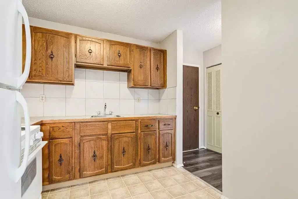 302-4810 60 Street, Camrose, AB, T4V 3B9 - 28