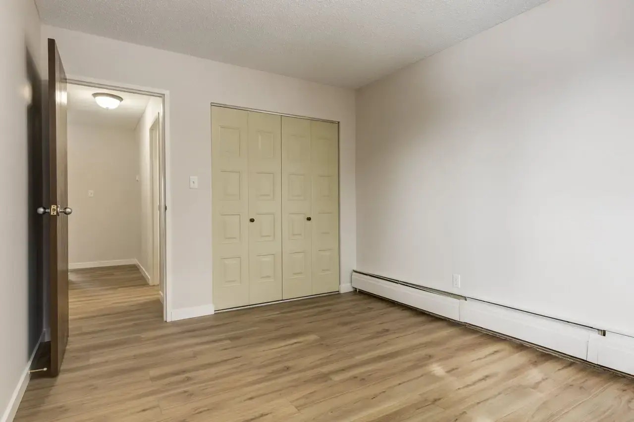 302-4810 60 Street, Camrose, AB, T4V 3B9 - 15