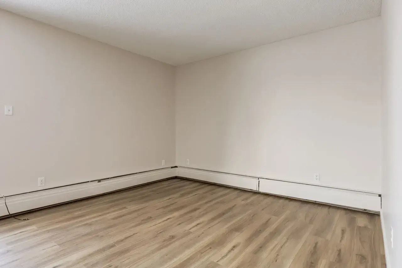 302-4810 60 Street, Camrose, AB, T4V 3B9 - 10