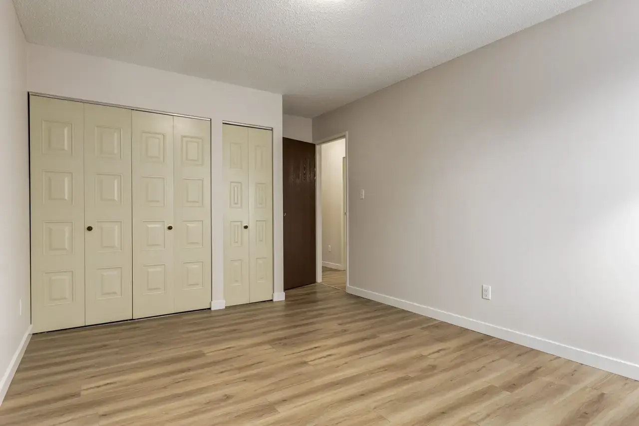 302-4810 60 Street, Camrose, AB, T4V 3B9 - 13