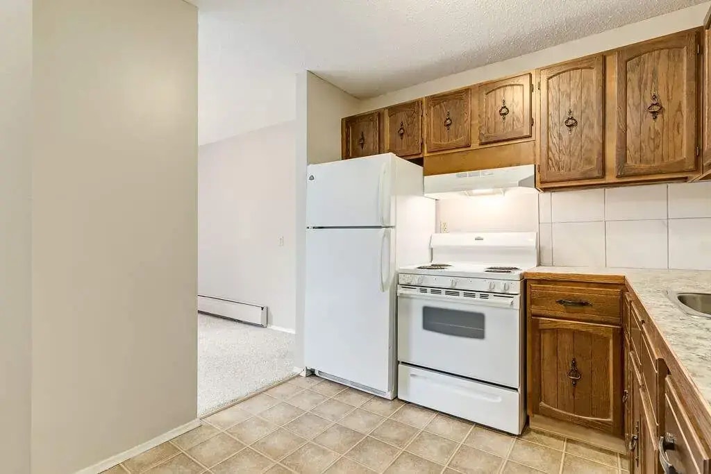 302-4810 60 Street, Camrose, AB, T4V 3B9 - 29