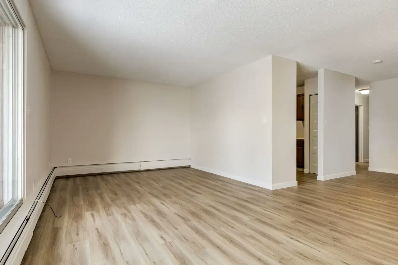 307-4810 60 Street, Camrose, AB, T4V 3B9 - 3
