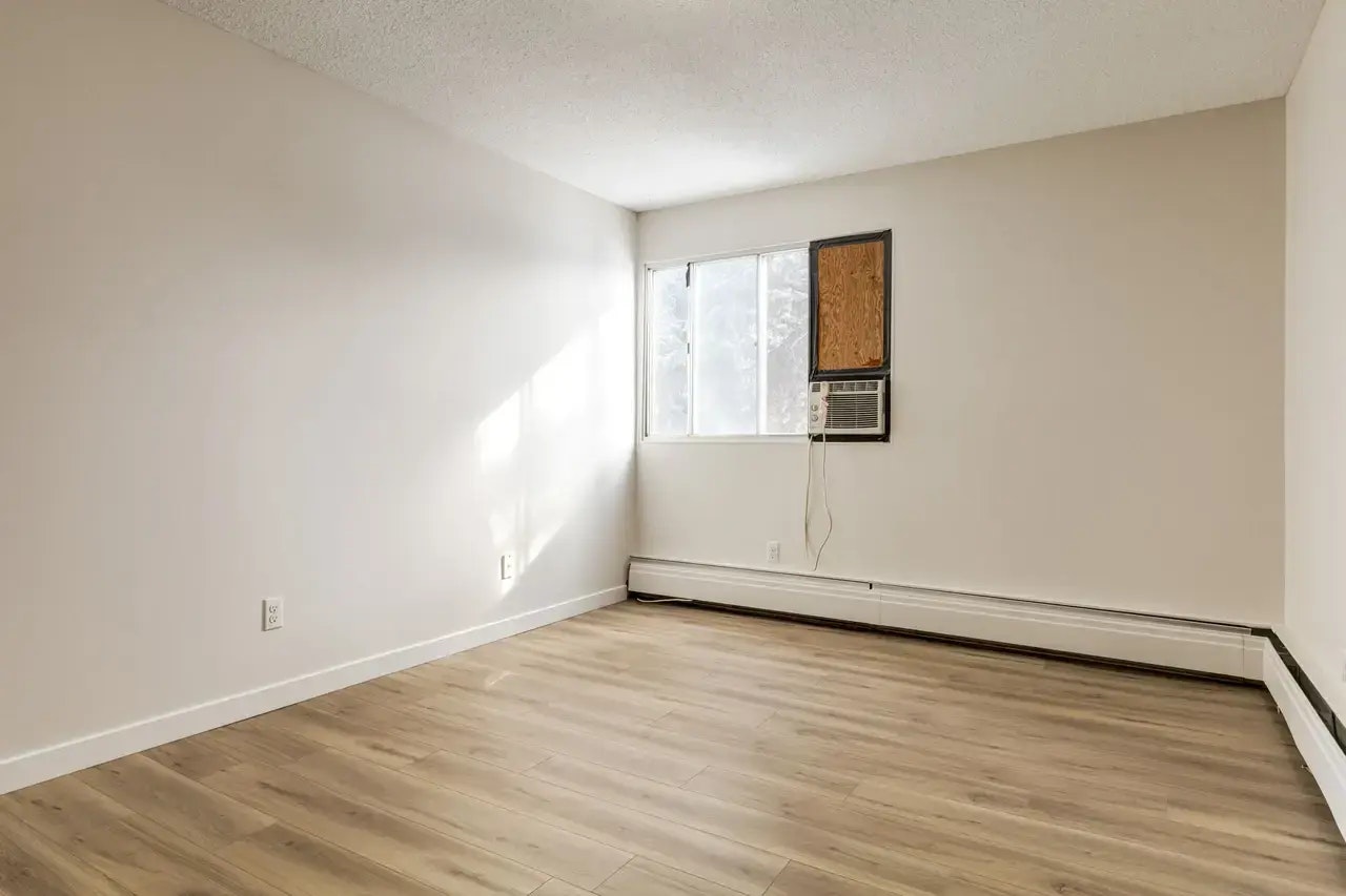 307-4810 60 Street, Camrose, AB, T4V 3B9 - 15