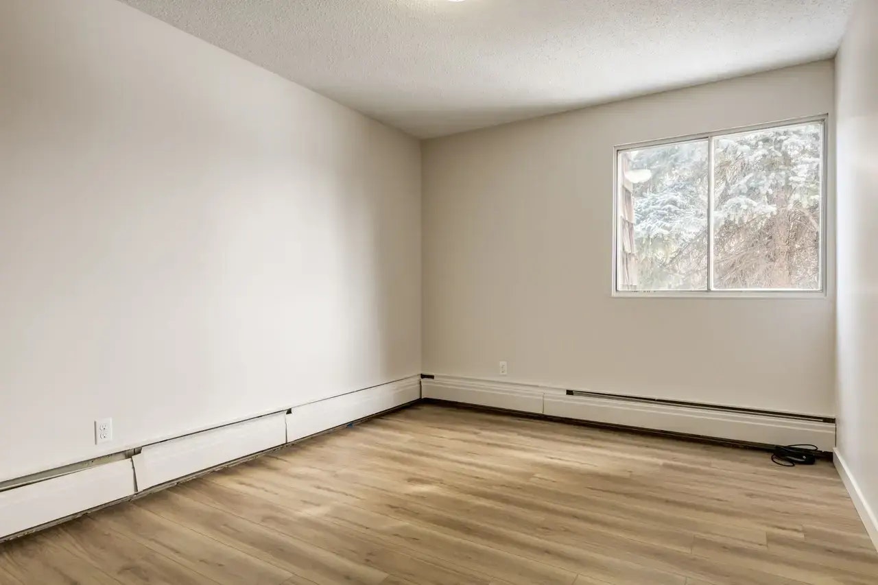 307-4810 60 Street, Camrose, AB, T4V 3B9 - 17