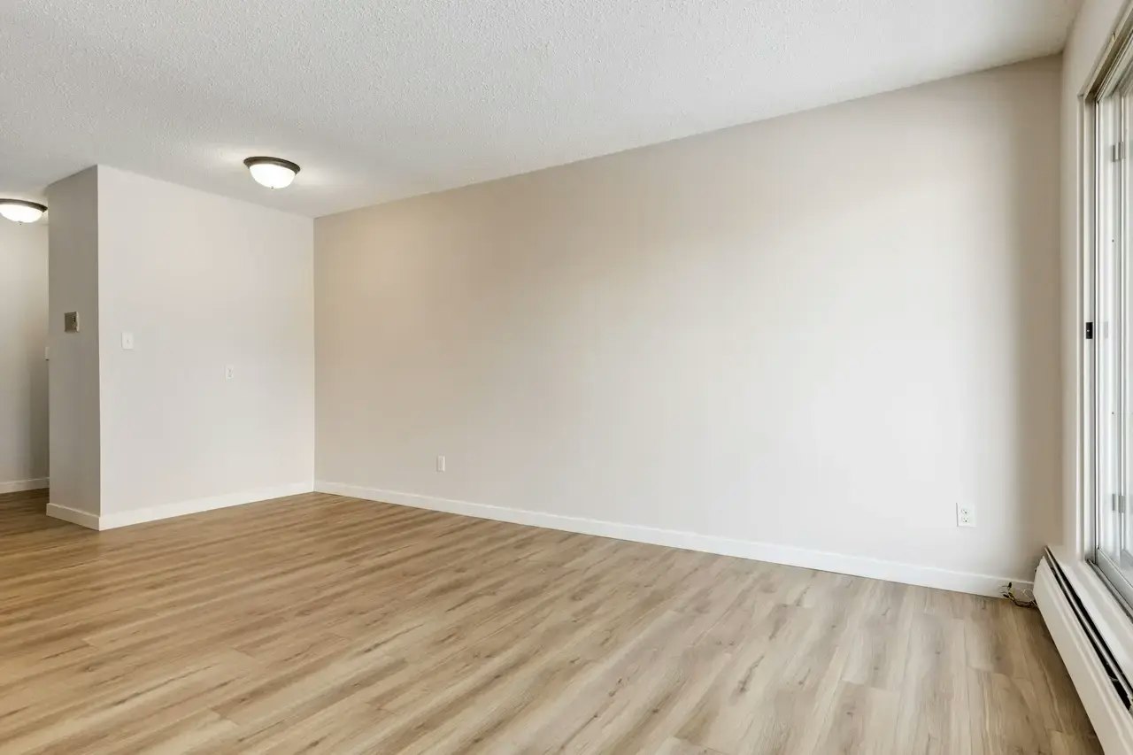 203-4810 60 Street, Camrose, AB, T4V 3B9 - 8