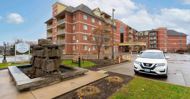 6515 Mcleod Road, Niagara Falls, ON, L2G 3G3