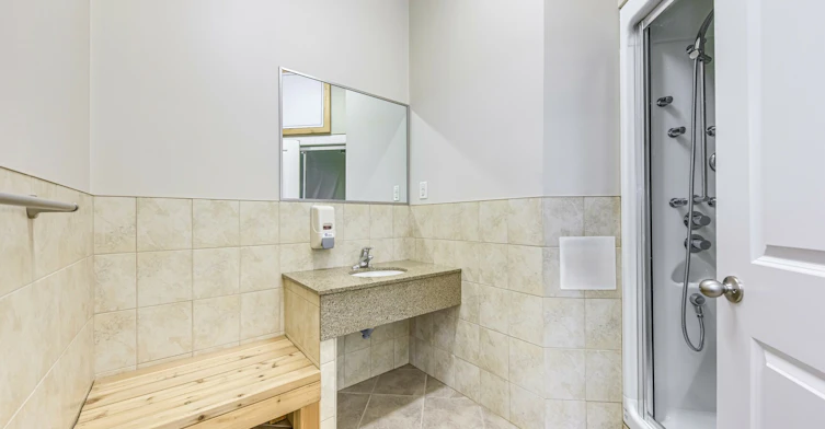 6515 Mcleod Road, Niagara Falls, ON, L2G 3G3 - 6