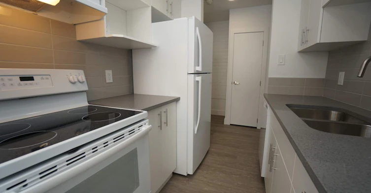 10141 154 Street, Edmonton, AB, T5P 2H2 - 2