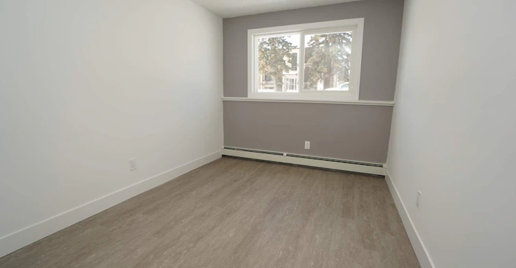 10141 154 Street, Edmonton, AB, T5P 2H2 - 9