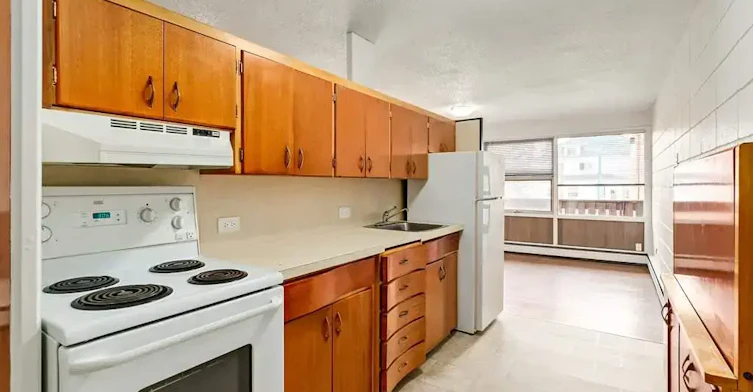 10-721 7th Avenue, Lethbridge, AB, T1J 1J5 - 9