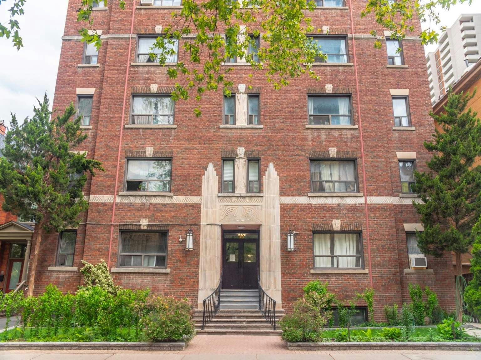 40 Earl Street, Toronto, ON, M4Y 1M3 - 2