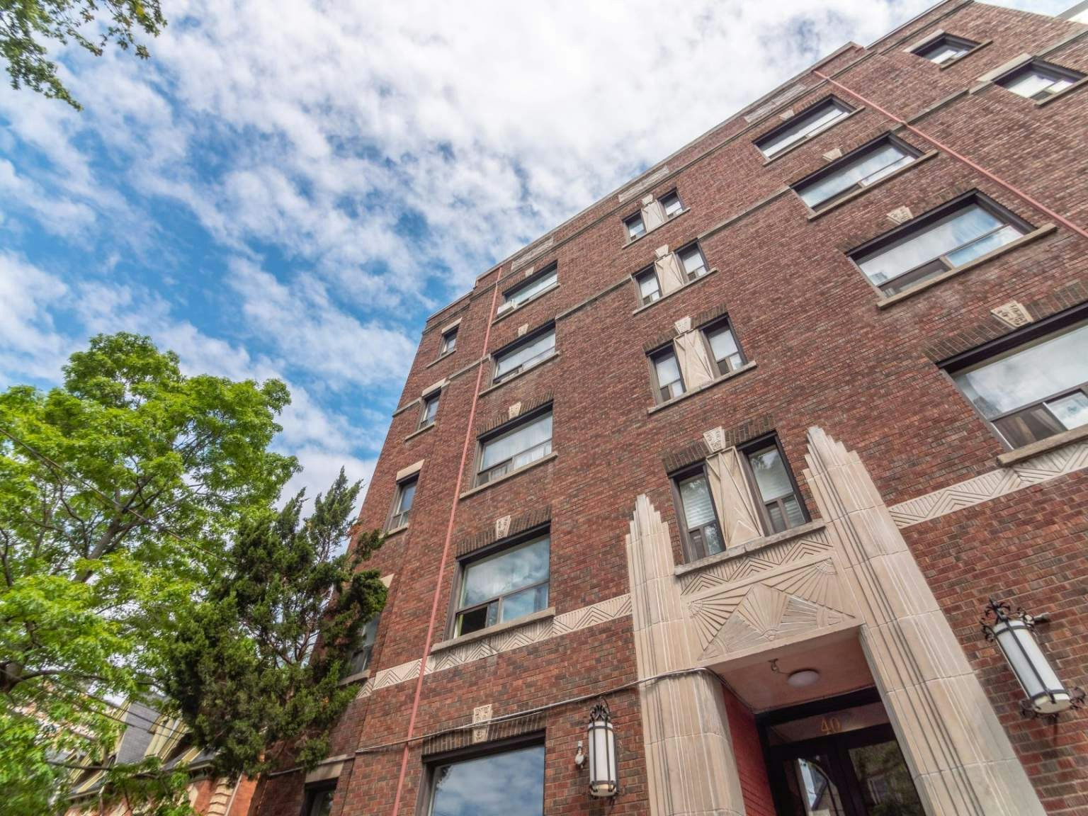 40 Earl Street, Toronto, ON, M4Y 1M3
