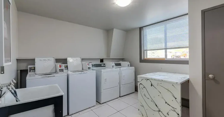 102-2398 Southview Drive SE, Medicine Hat, AB, T1B 1E9 - 9