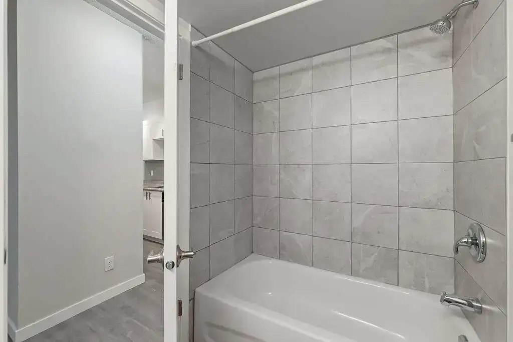 301-2398 Southview Drive SE, Medicine Hat, AB, T1B 1E9 - 7
