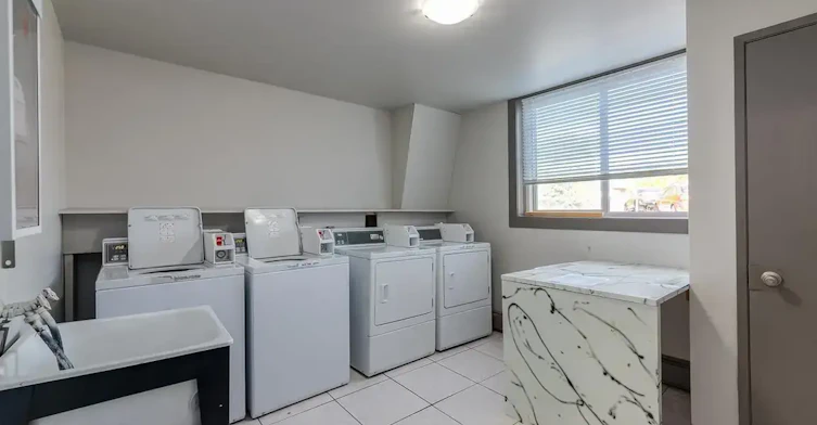 301-2398 Southview Drive SE, Medicine Hat, AB, T1B 1E9 - 9