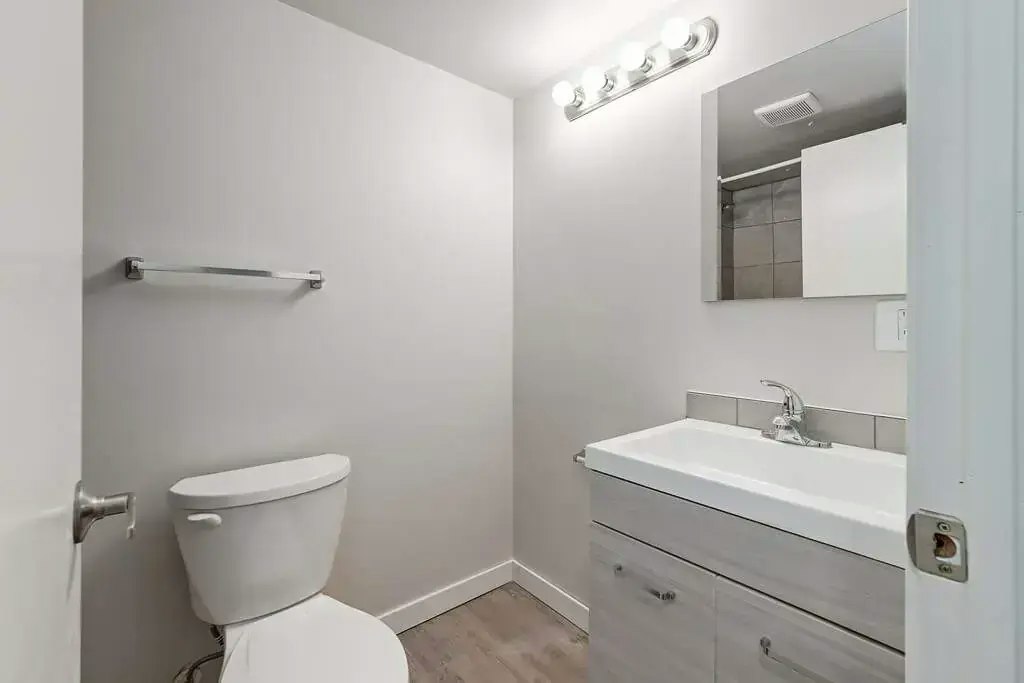301-2398 Southview Drive SE, Medicine Hat, AB, T1B 1E9 - 6